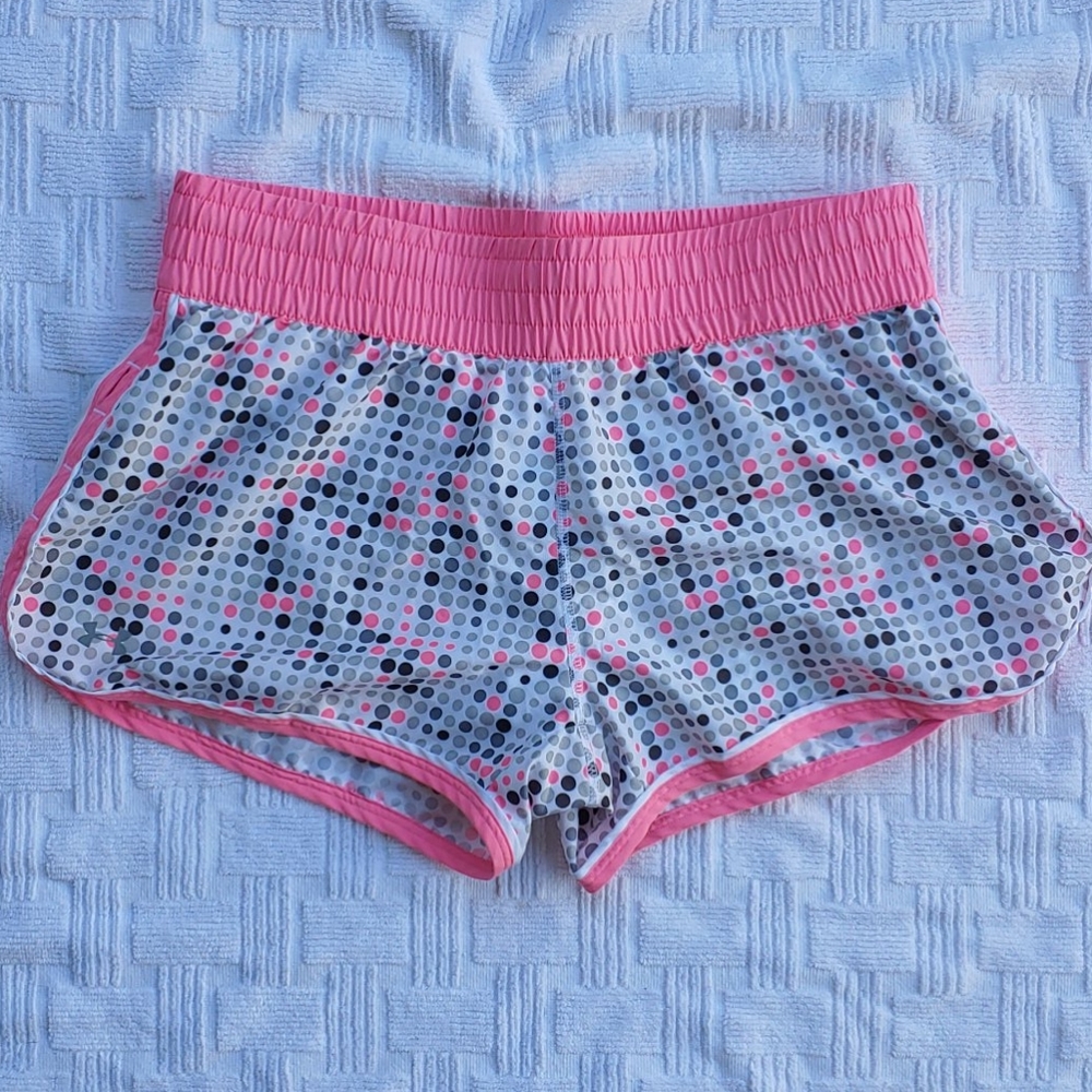 EUC Under Armour shorts size medium